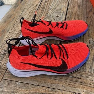 Nike VAPORFLY 4% FLYKNIT bright crimson/black sapphire